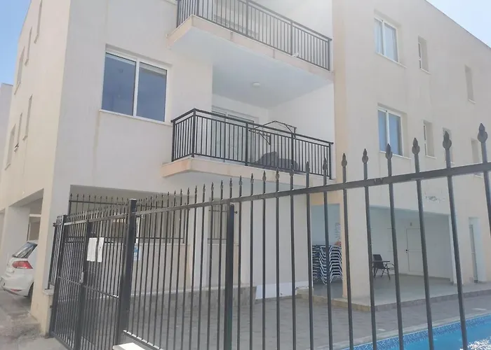 Pearl - Comfortable 2